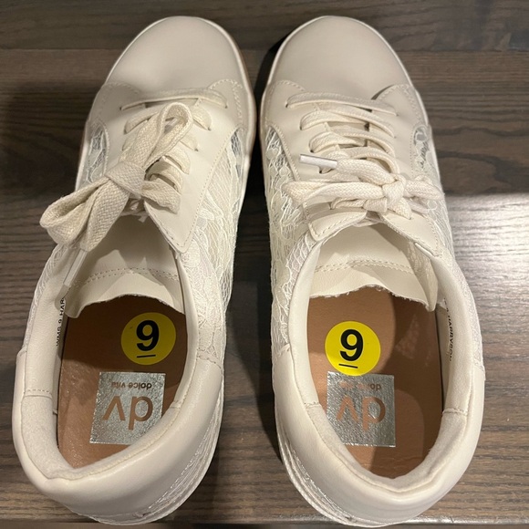 DV by Dolce Vita Harryson Helix Lace Sneaker 9 - Picture 4 of 9